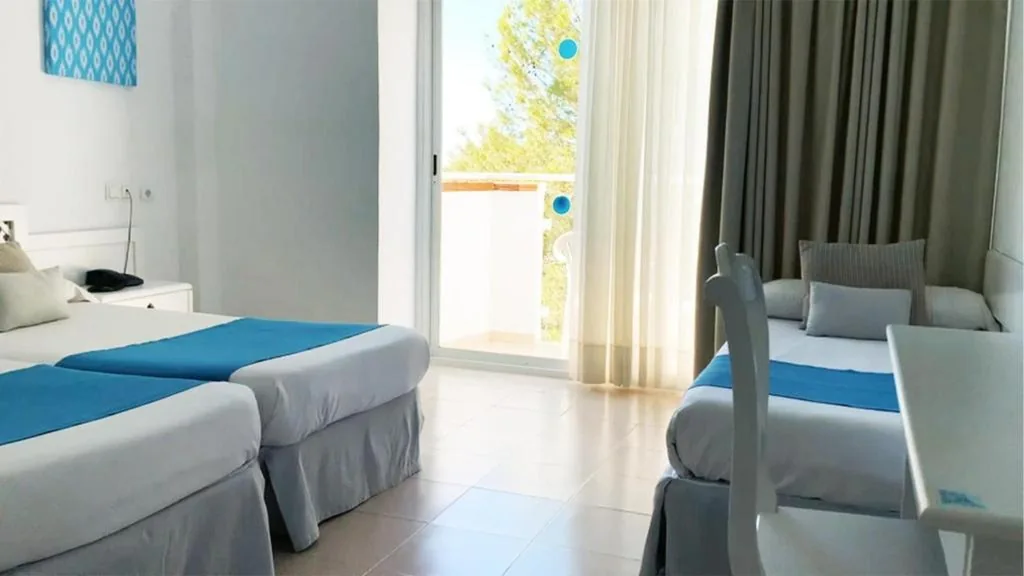 Dreibettzimmer (3 Erwachsene) — BLUESEA Costa Verde