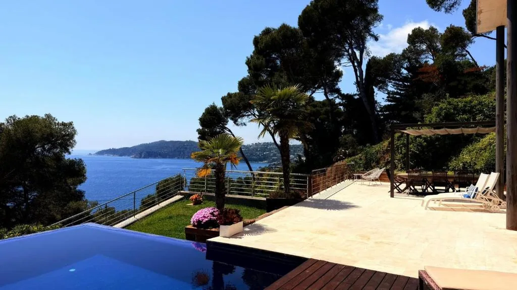 Villa — Blueview Villa