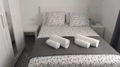BNB LOLA - Habitacion con Baño privado en el pasillo y aire acondicionado — Foto 2