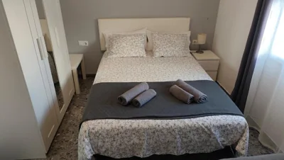 BNB LOLA - Habitacion con Baño privado en el pasillo y aire acondicionado — Foto 8