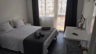 BNB LOLA - Habitacion con Baño privado en el pasillo y aire acondicionado — Foto 11