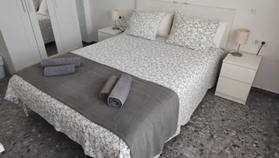 BNB LOLA - Habitacion con Baño privado en el pasillo y aire acondicionado — Foto 12