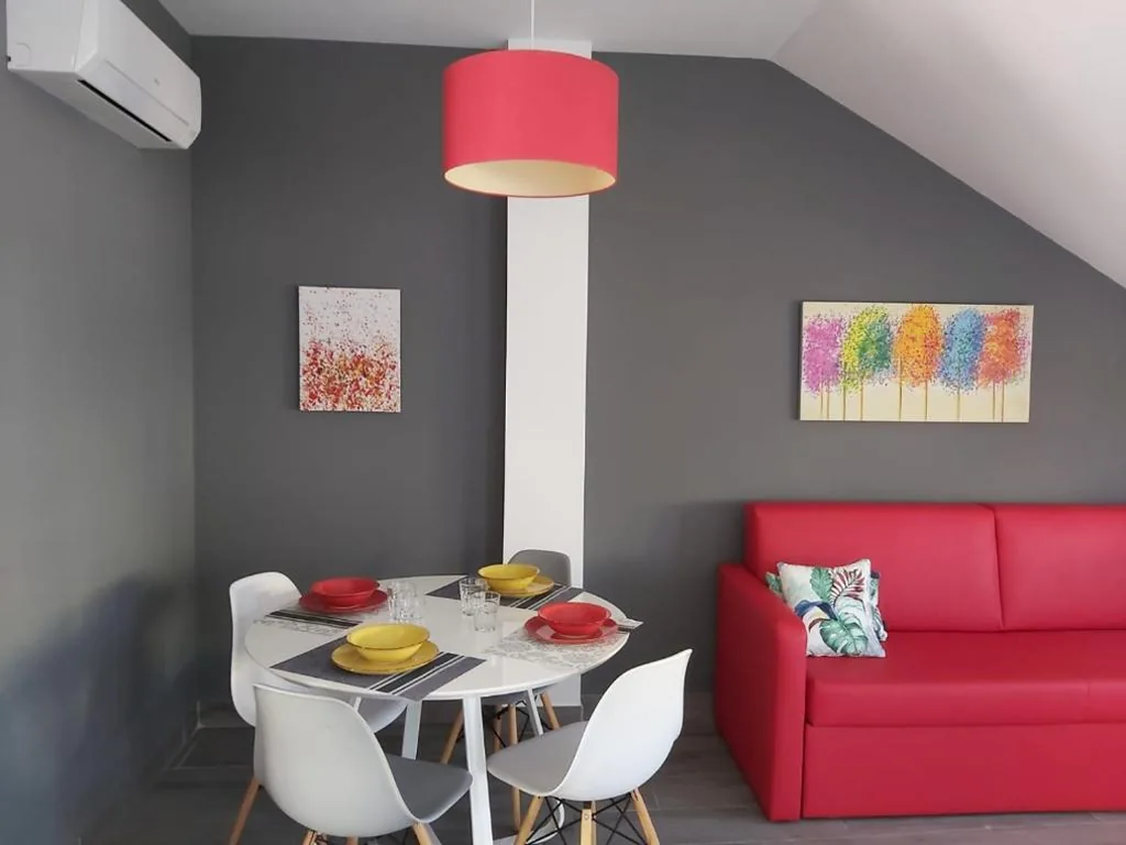 Appartamento con terrazza — Bnbook Medea Apartments