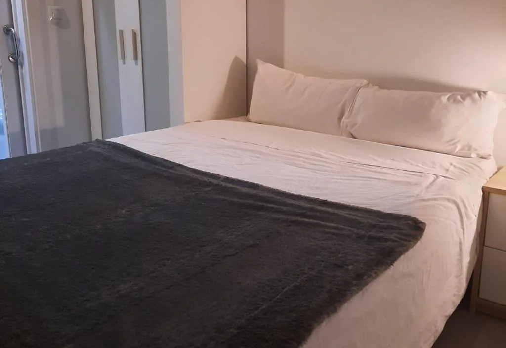 Apartamento con terraza — Bonito Alojamiento F