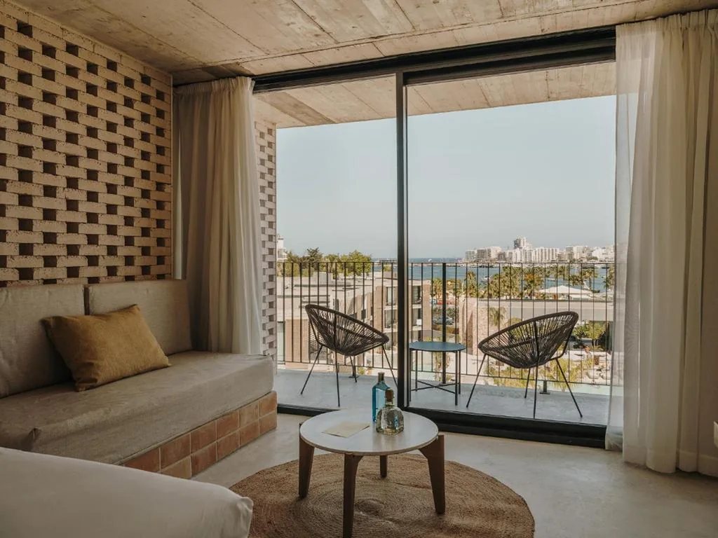 海の景色を望むNomadジュニアスイート — Bonito Ibiza by NCalma Hotels