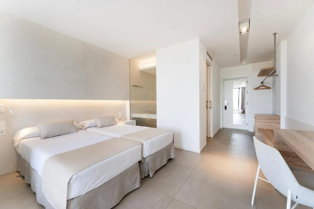 Junior Suite (2 Erwachsene + 1 Kind) — Bordoy Cosmopolitan