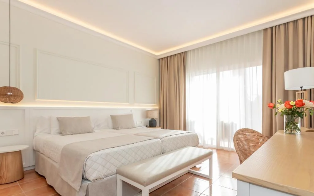 Habitación Doble con vistas a la piscina — Bordoy Don Antonio