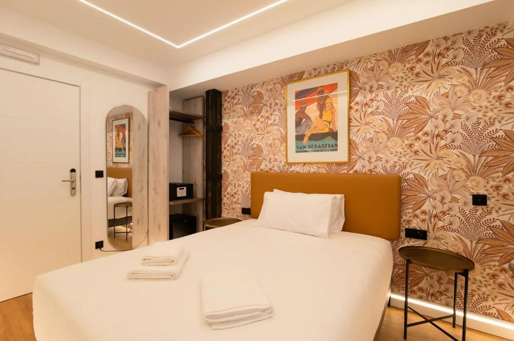 Habitación Doble Económica — Boulevard Roomss