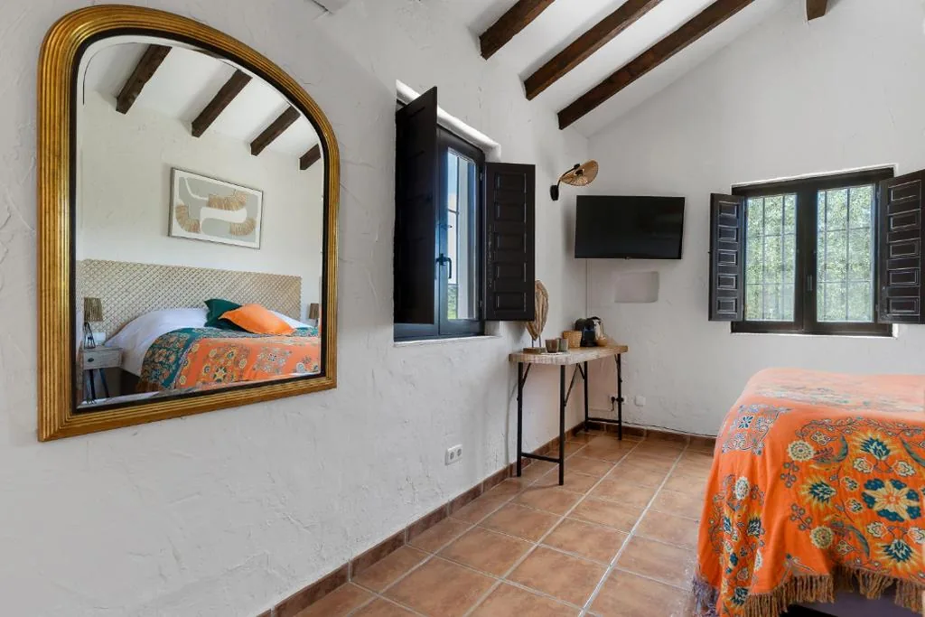 Habitación Doble Deluxe — Boutique B&B Cortijo Valverde Álora