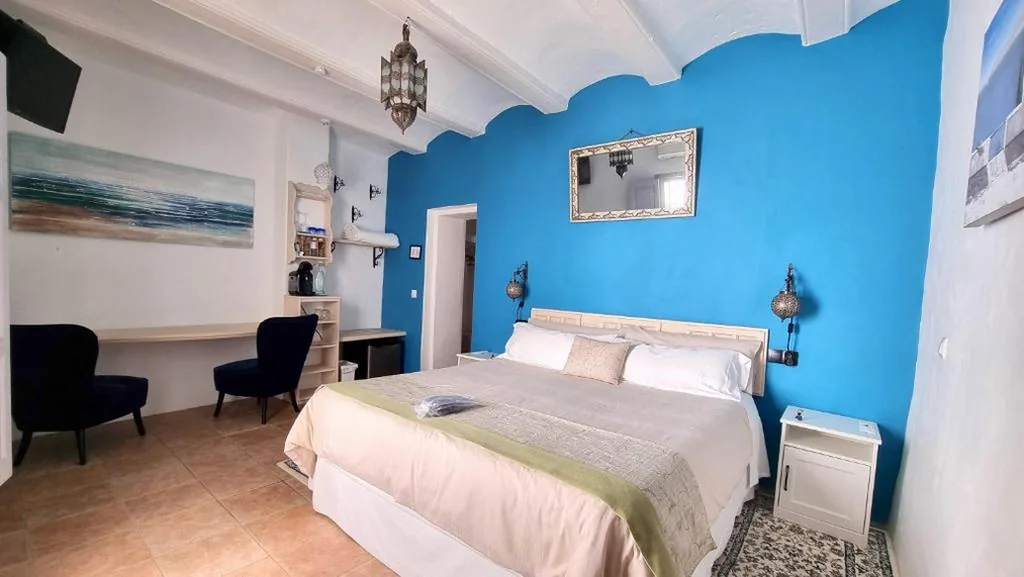 Kamer met kingsize bed — Boutique B&B Número Cuatro