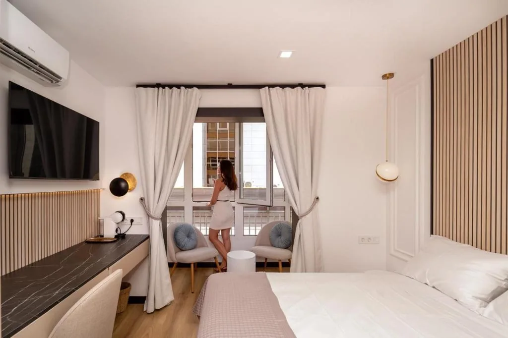 Habitación Doble Grande — Boutique Centro Hostal
