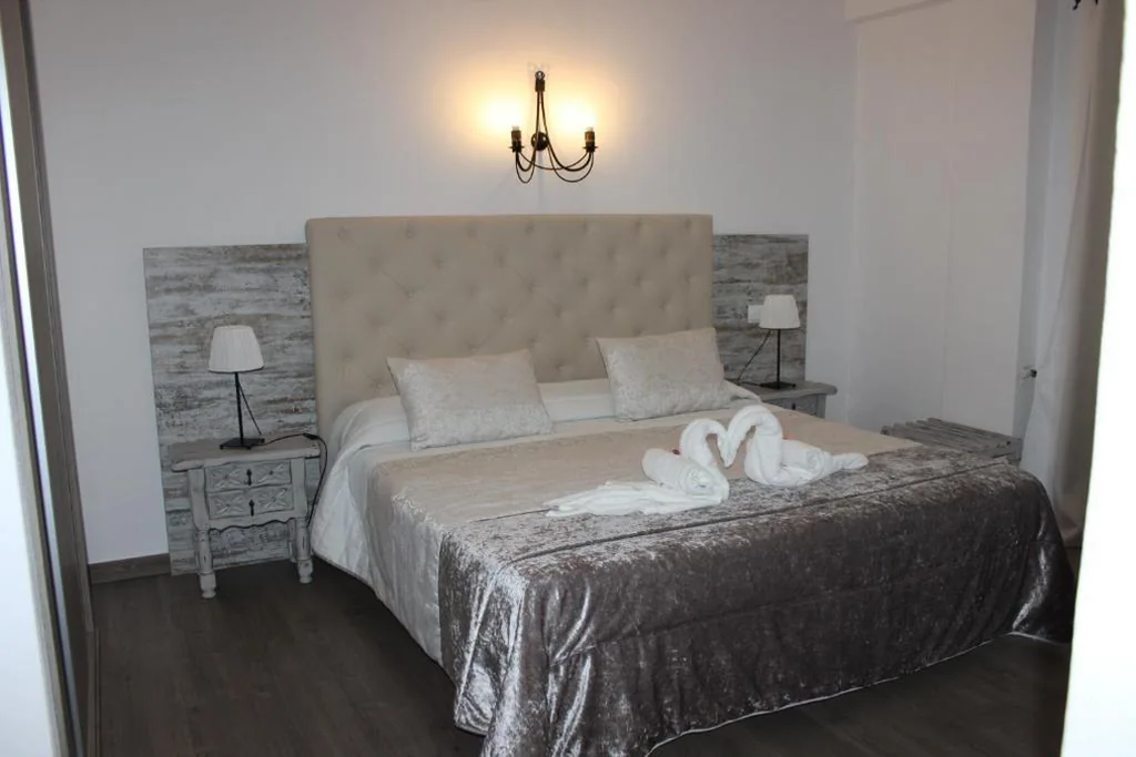带阳台双人间 — Boutique Hostal Mistral
