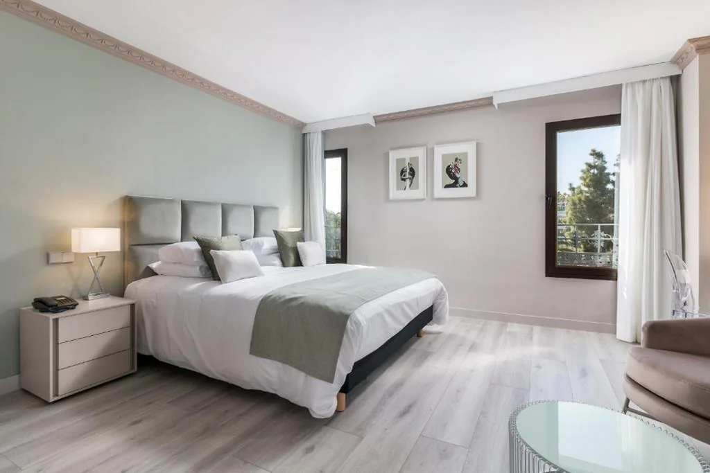 Habitación Doble Deluxe con balcón y vistas al mar — Boutique Hotel B51