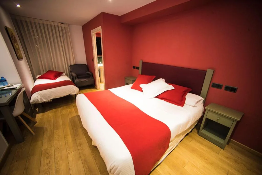 Dreibettzimmer mit Balkon — Boutique Hotel Castilla