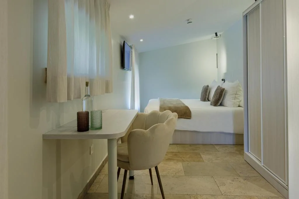 Chambre double supérieure avec petit-déjeuner inclus — Boutique Hotel Comtal Empuries