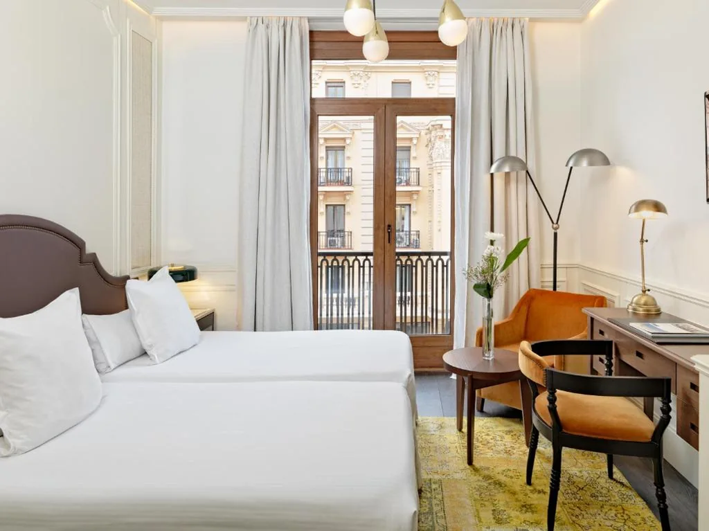 Classic Gran Vía — Boutique Hotel H10 Villa de la Reina