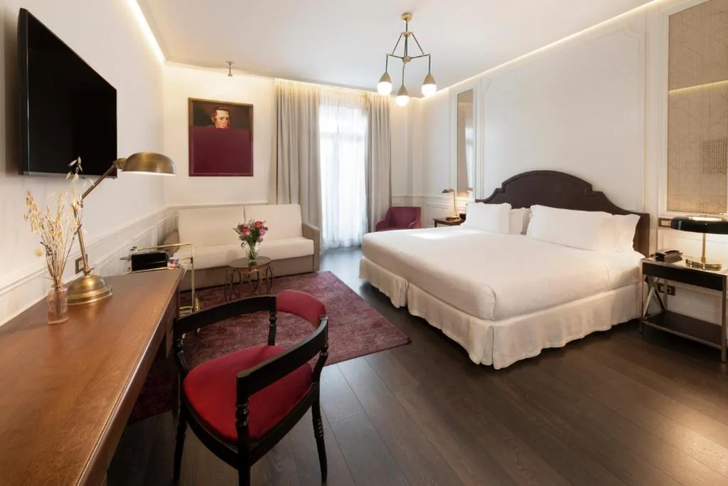 Grand Deluxe Gran Vía — Boutique Hotel H10 Villa de la Reina