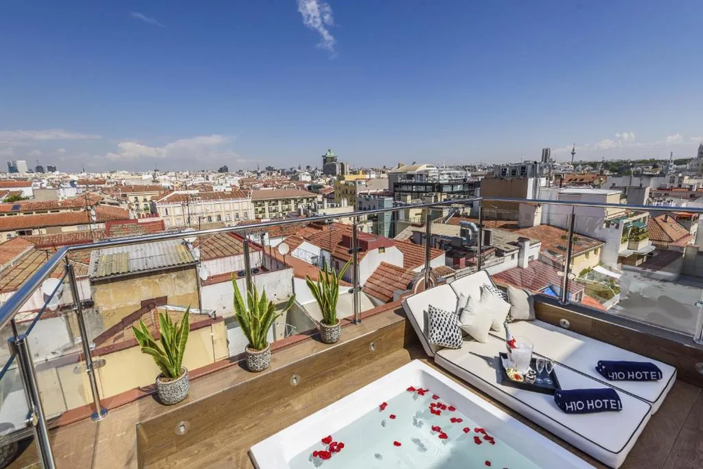 Suite con terrazza — Boutique Hotel H10 Villa de la Reina