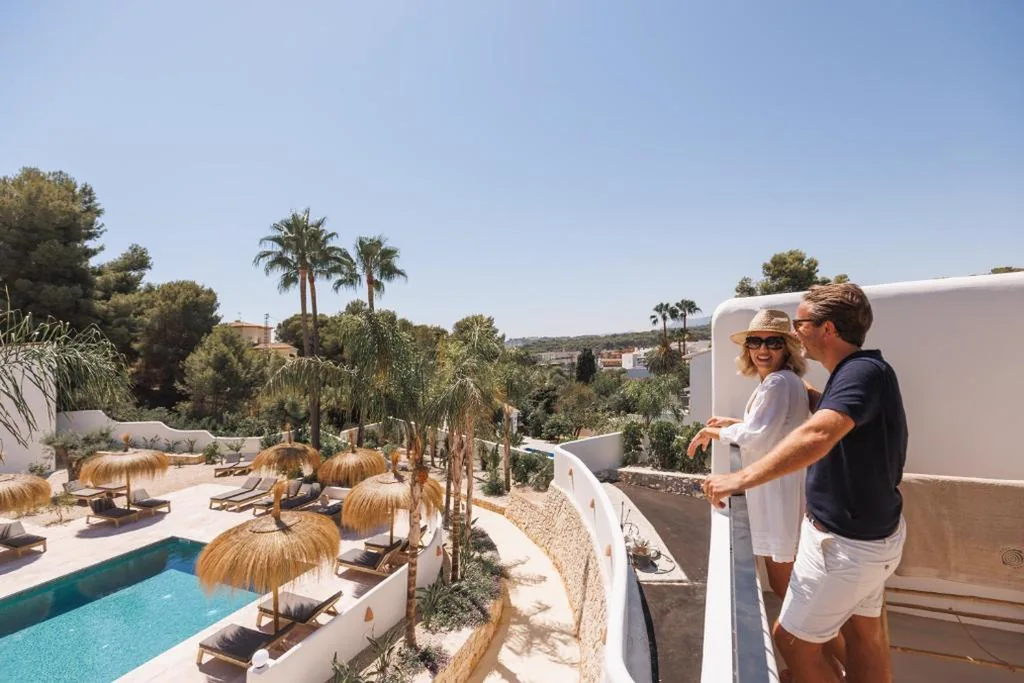 Deluxe-Doppelzimmer mit Poolblick – 1 oder 2 Betten — Boutique Hotel Los Limoneros