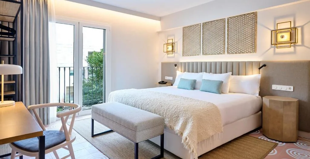 Quarto Duplo com vista para a Puerta Real — Boutique Hotel Luna Granada Centro
