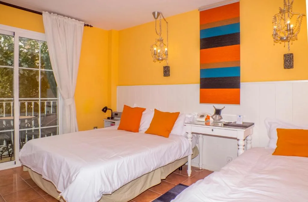 Doppelzimmer mit Zustellbett — Boutique Hotel Pueblo