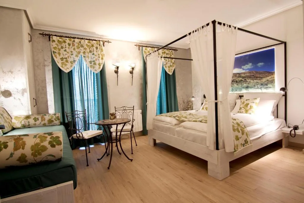 Suite con balcón - Sierra de la Carrasqueta — Boutique Hotel Sierra de Alicante