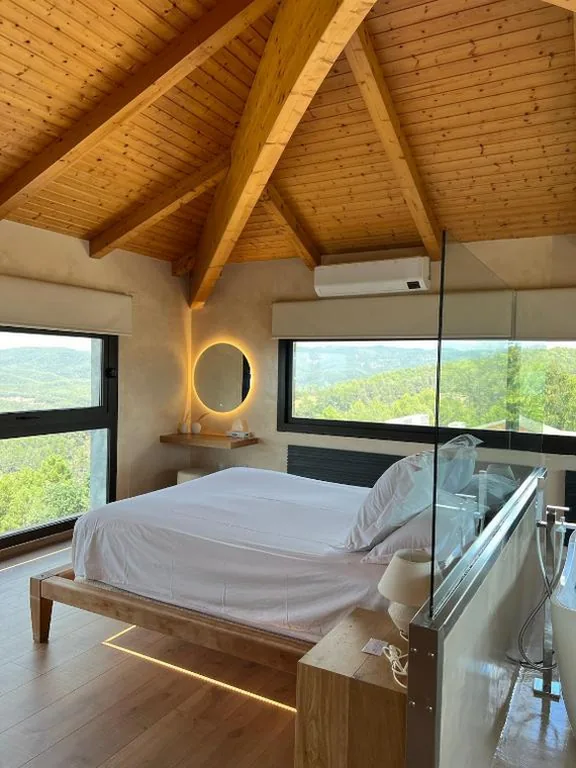 Suite con bañera de hidromasaje — Boutique hotel Urbisol