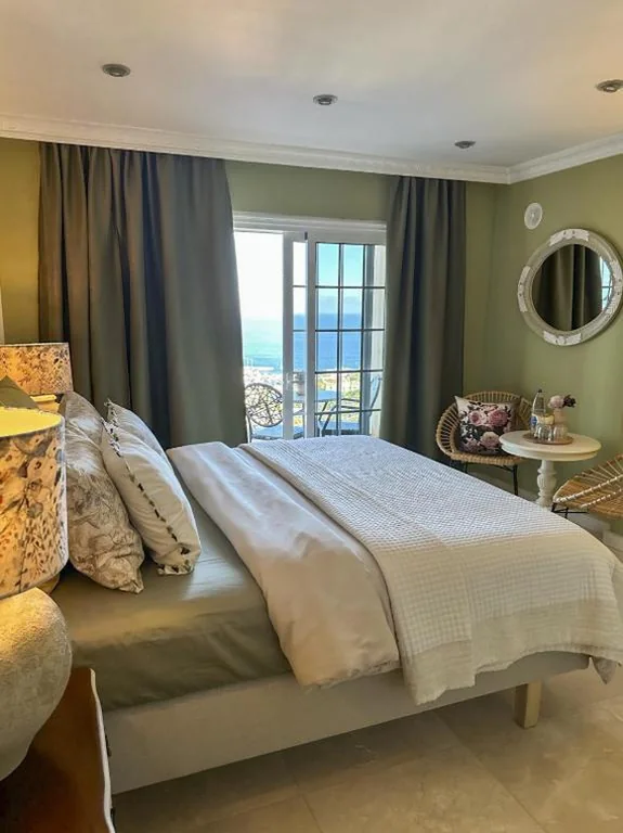 バルコニーと海の景色を望むデラックスダブルルーム — Boutique Villa Leicht & Friends