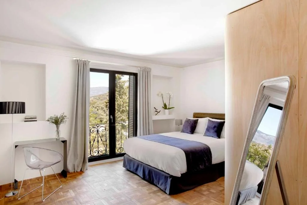 Habitación Doble Superior con balcón — Box Art Hotel - La Torre