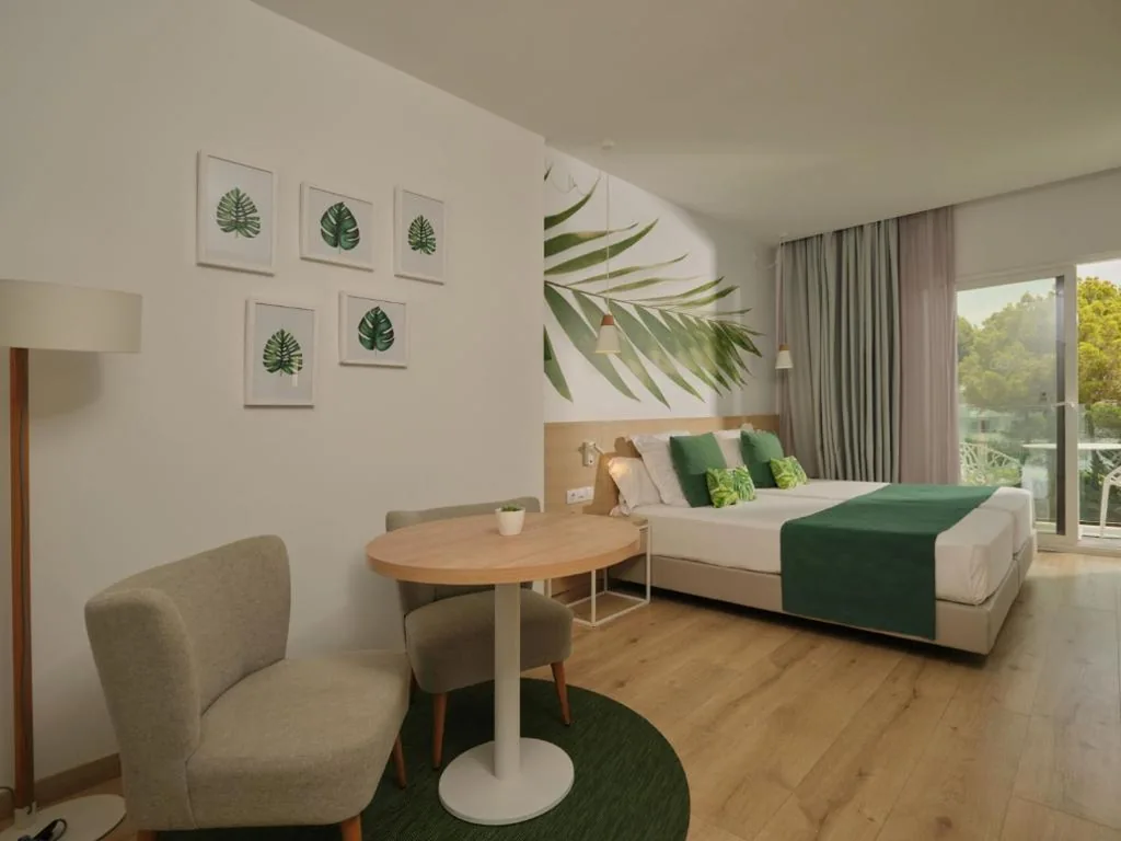 Chambre double supérieure avec vue sur la piscine - 1 ou 2 lits — BQ Paguera Boutique Hotel - Adults Only