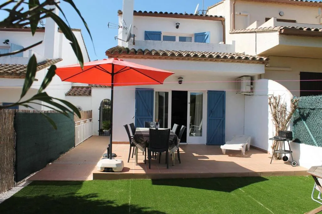 Casa de 3 dormitorios — Breda 4a