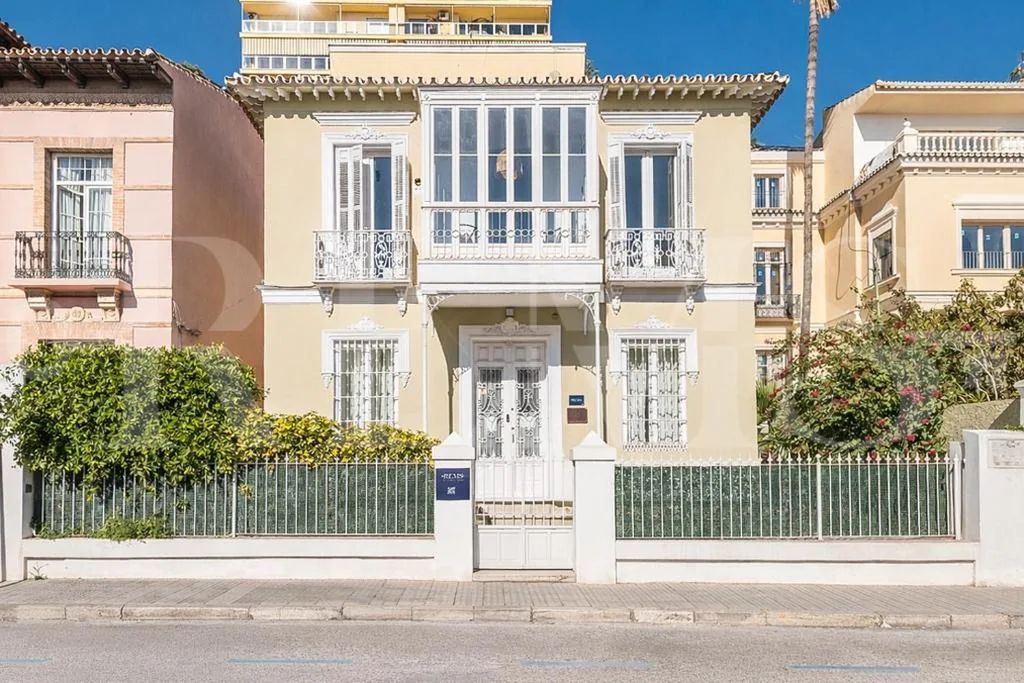 Villa Standard — Bright Classic House Near La Malagueta REMS
