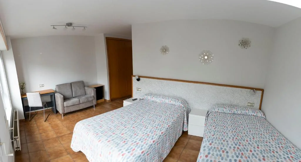 Standard-Doppelzimmer mit 2 Betten — Brisarte