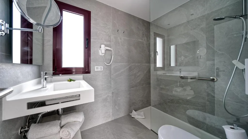 Habitación Doble Superior — Broncemar Beach Suites