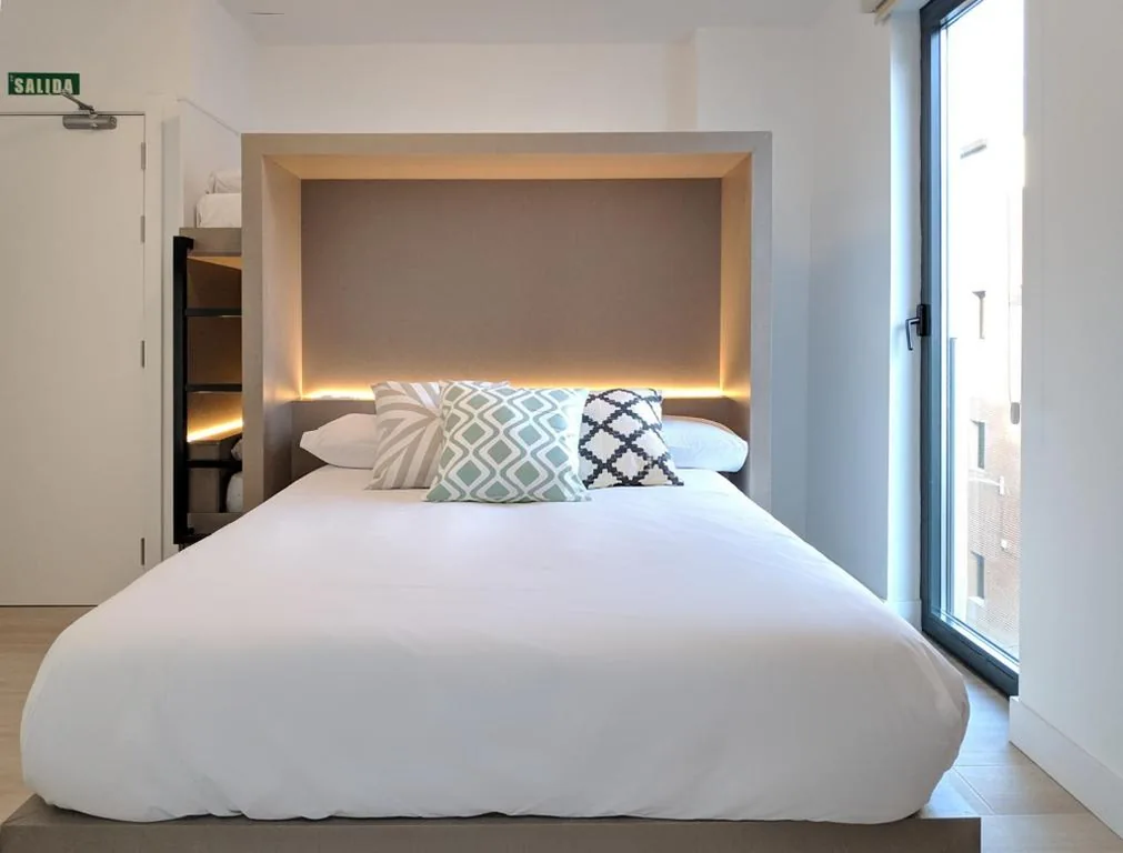 Superior Double Room — Broz Hostel