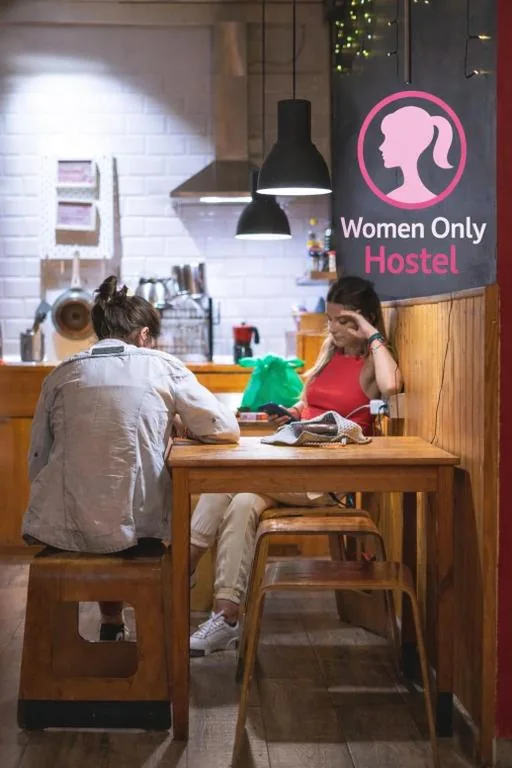 Einzelbett in einem Frauenschlafsaal mit 8 Betten — Buba House - Women Only Hostel