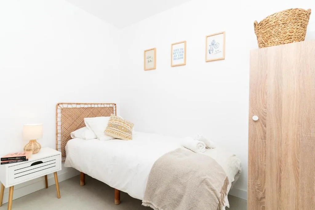 Quarto Individual Económico — Bucio Coliving