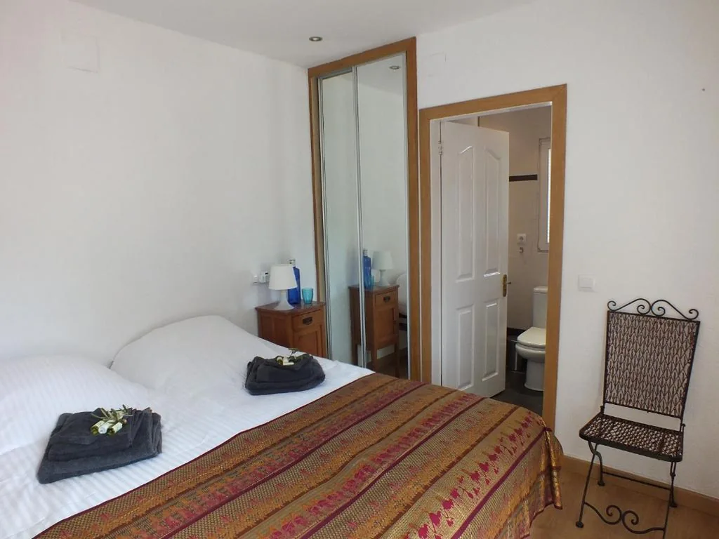 Doppelzimmer mit Bad – 2 Betten — Buena Idea - Adults Only
