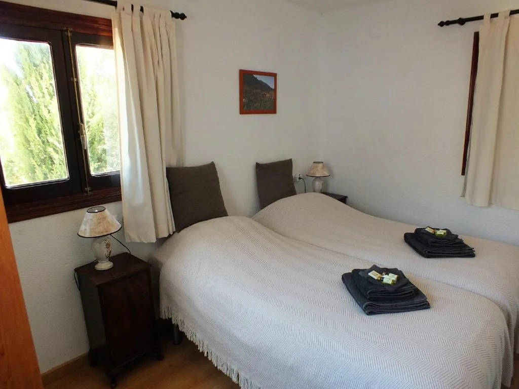 Doppelzimmer mit Bad – 2 Betten — Buena Idea - Adults Only