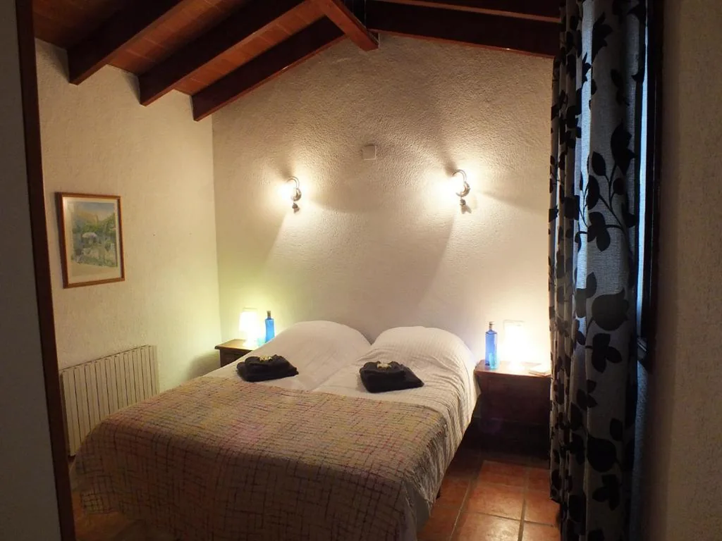 Doppelzimmer mit Bad – 2 Betten — Buena Idea - Adults Only