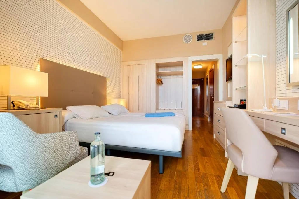 Single Room with Free Spa Access — Bull Reina Isabel & Spa