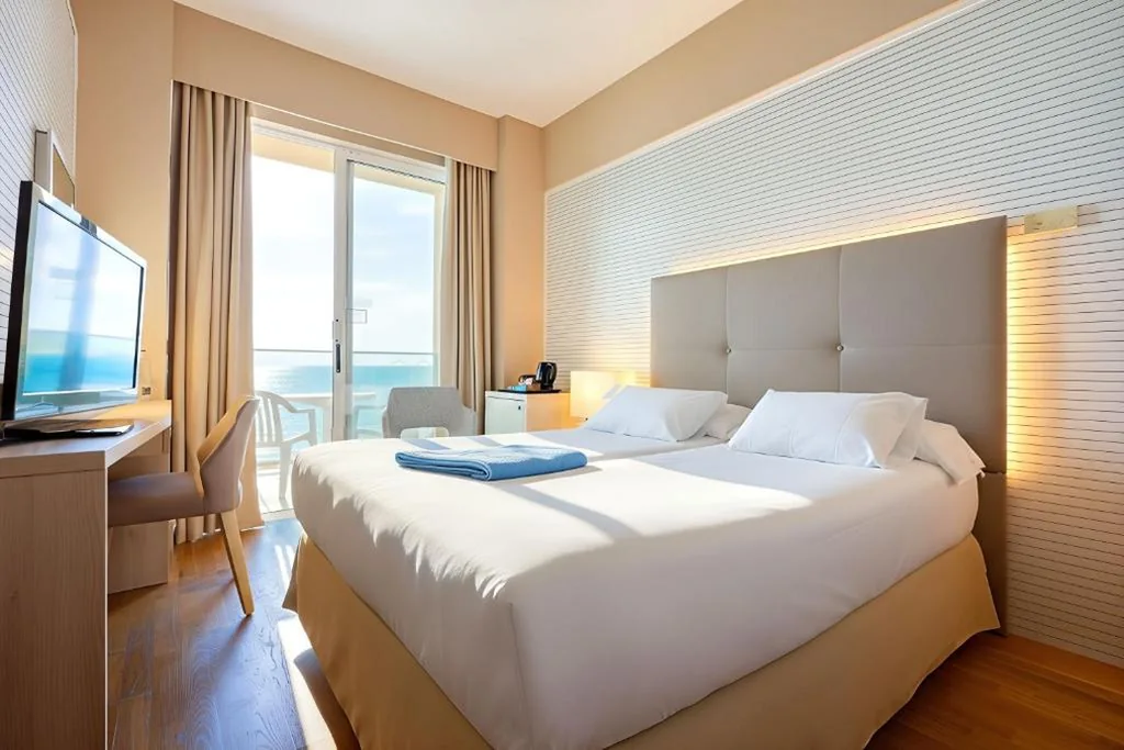 Single Room with Sea View and Free Spa Access — Bull Reina Isabel & Spa