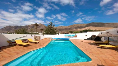 Bungalow Allende Famara con piscina privada y AC — 照片 4