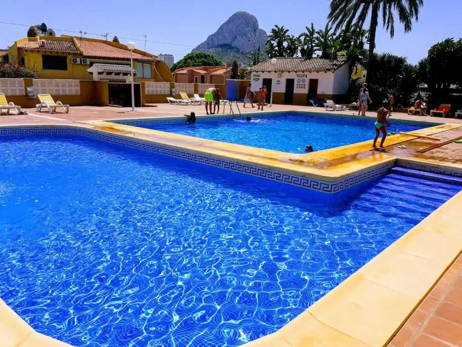 Haus mit 2 Schlafzimmern — Bungalow in Calpe - swimming pool and tennis court