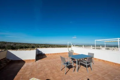 Bungalow moderno luminoso terraza solarium patio - PISCINA COMUNITARIA — foto 6