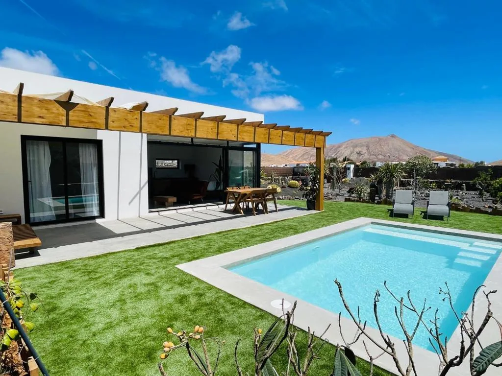 Villa de 1 dormitorio — Bungalow + Piscina independiente