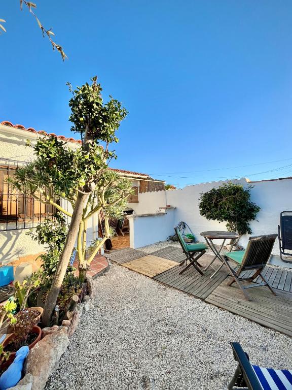 Bungalow Steps from Moraira