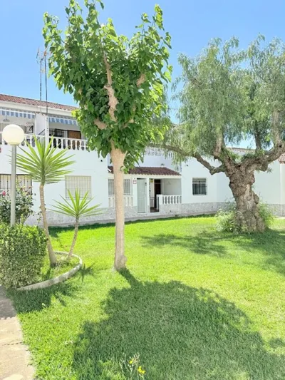 Bungalow with a pool and a terrace — foto 7