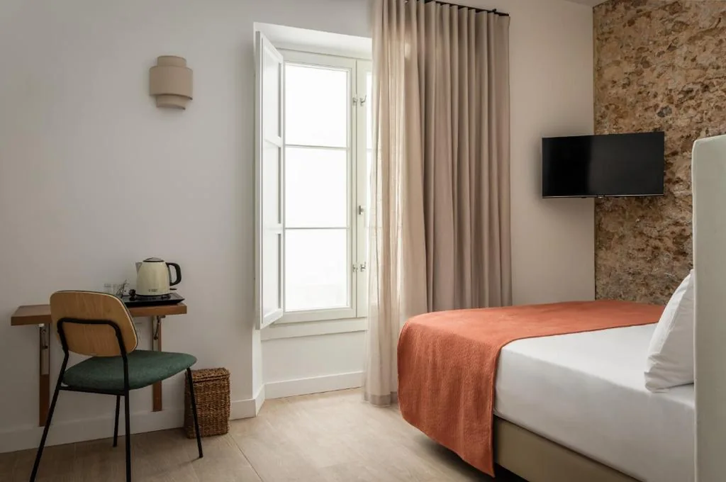 Habitación Doble Económica — BYPILLOW Casa Gades
