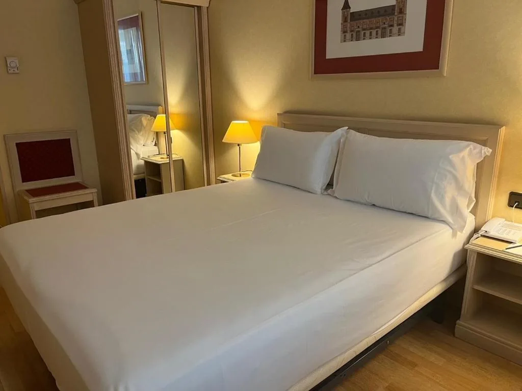 Kleines Zimmer — BYPILLOW Castellana